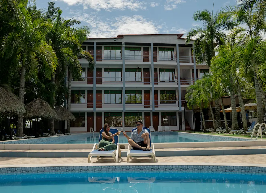 PISCINA